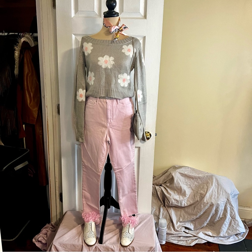 Delia’s Y2K Daisy Boatneck Long Sleeve Cropped Cutesy Cozy Casual Sweater M‎